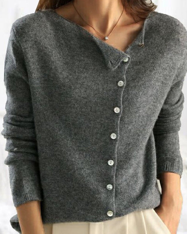 Iya | Chic Button Knit