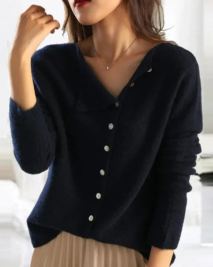 Iya | Chic Button Knit